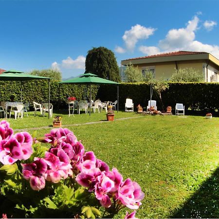 Villa Chiara Affitta Camere Carrara Luaran gambar