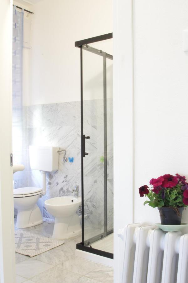 Villa Chiara Affitta Camere Carrara Luaran gambar